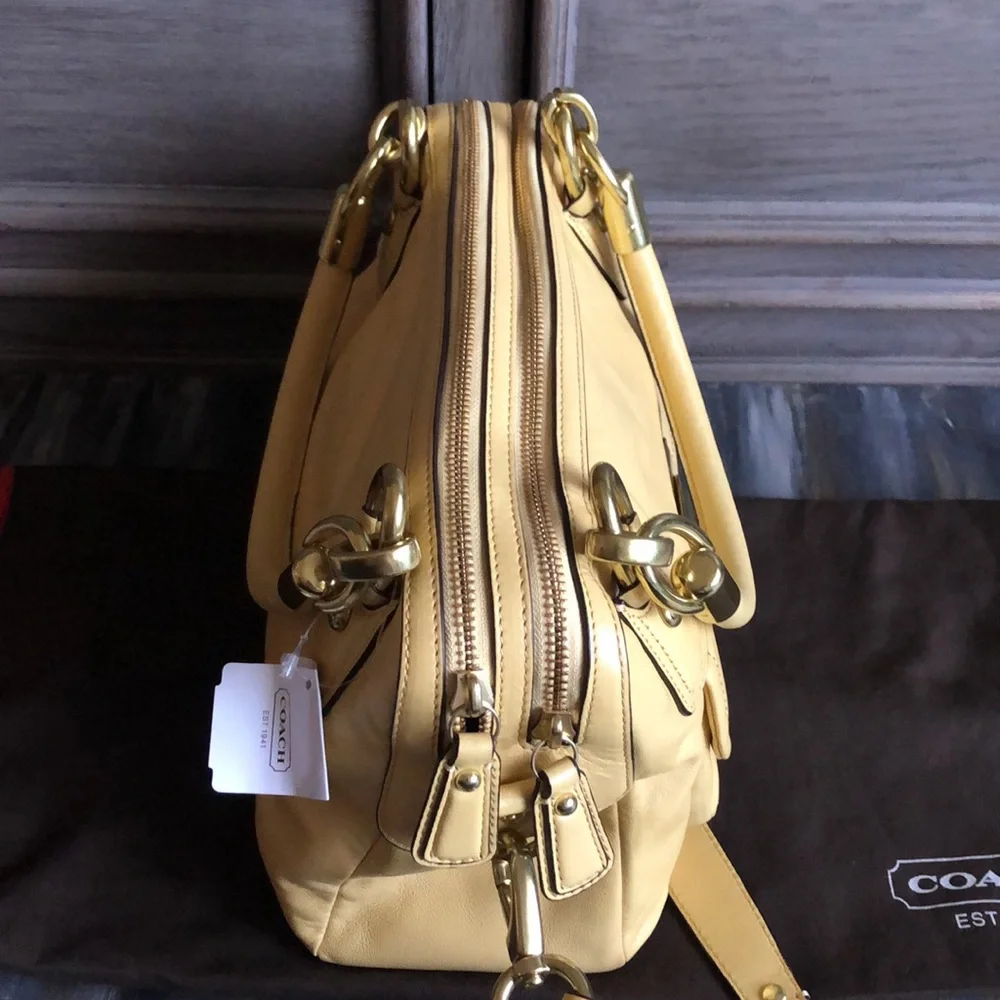 NWT Factory Coach Handbag - Picture 3 of 13